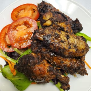 Jerk Wing Basket with Fries